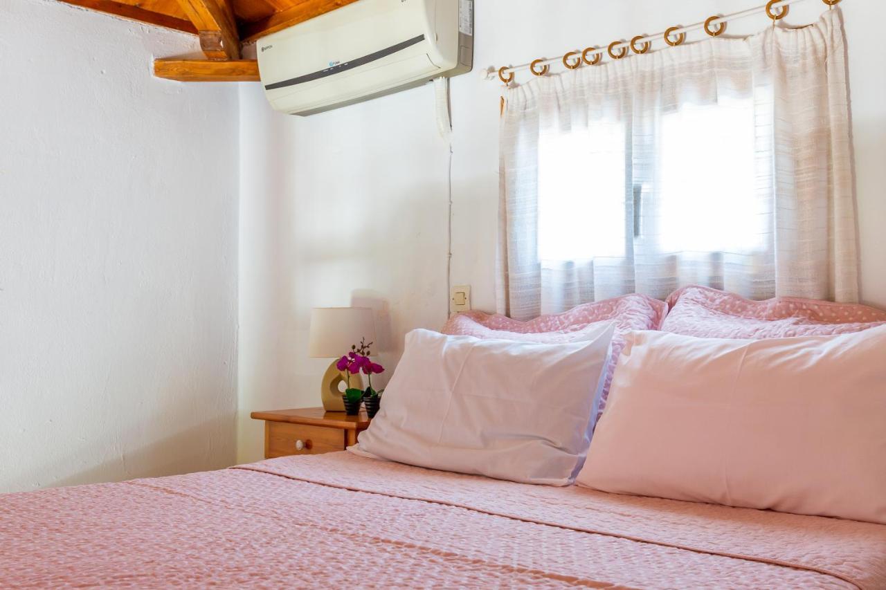 Smaragdi Rooms And Studios Skopelos Town Exterior photo