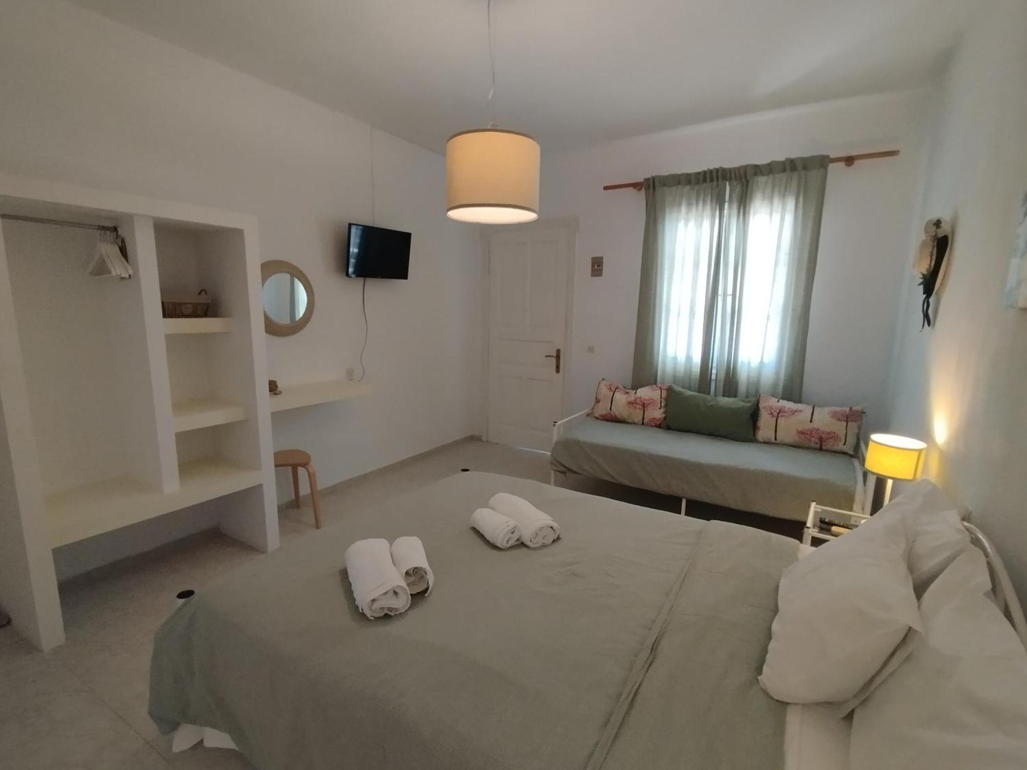Smaragdi Rooms And Studios Skopelos Town Room photo