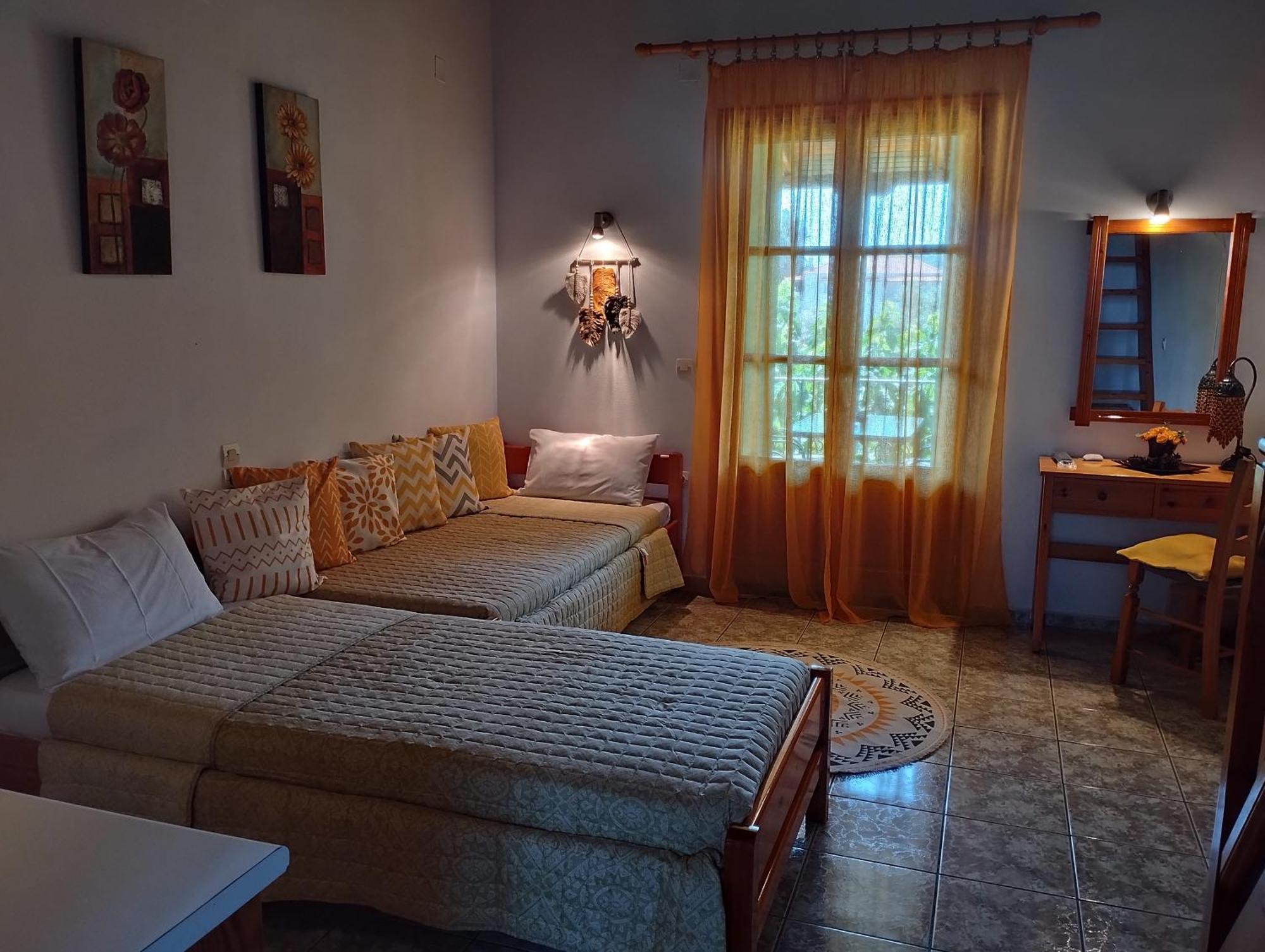 Smaragdi Rooms And Studios Skopelos Town Room photo