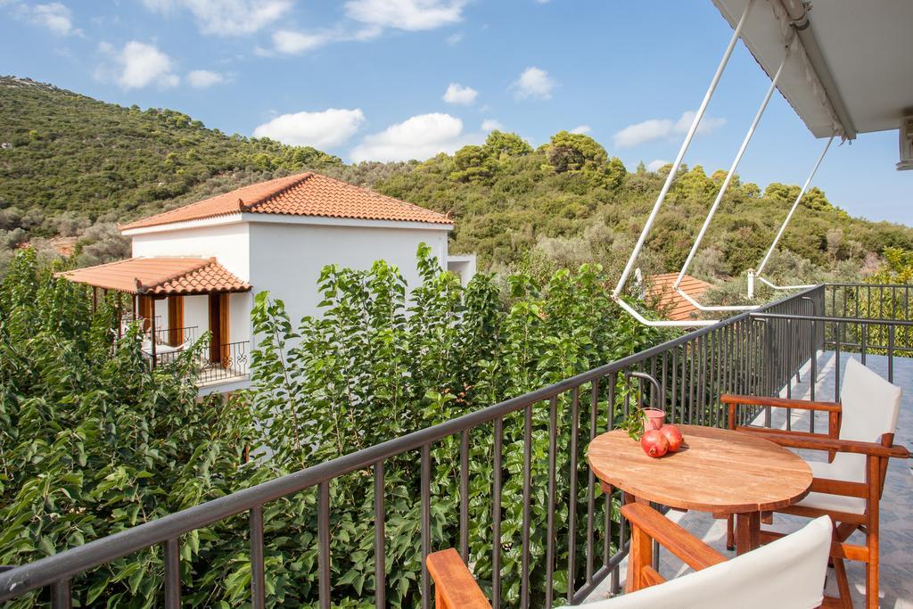 Smaragdi Rooms And Studios Skopelos Town Exterior photo