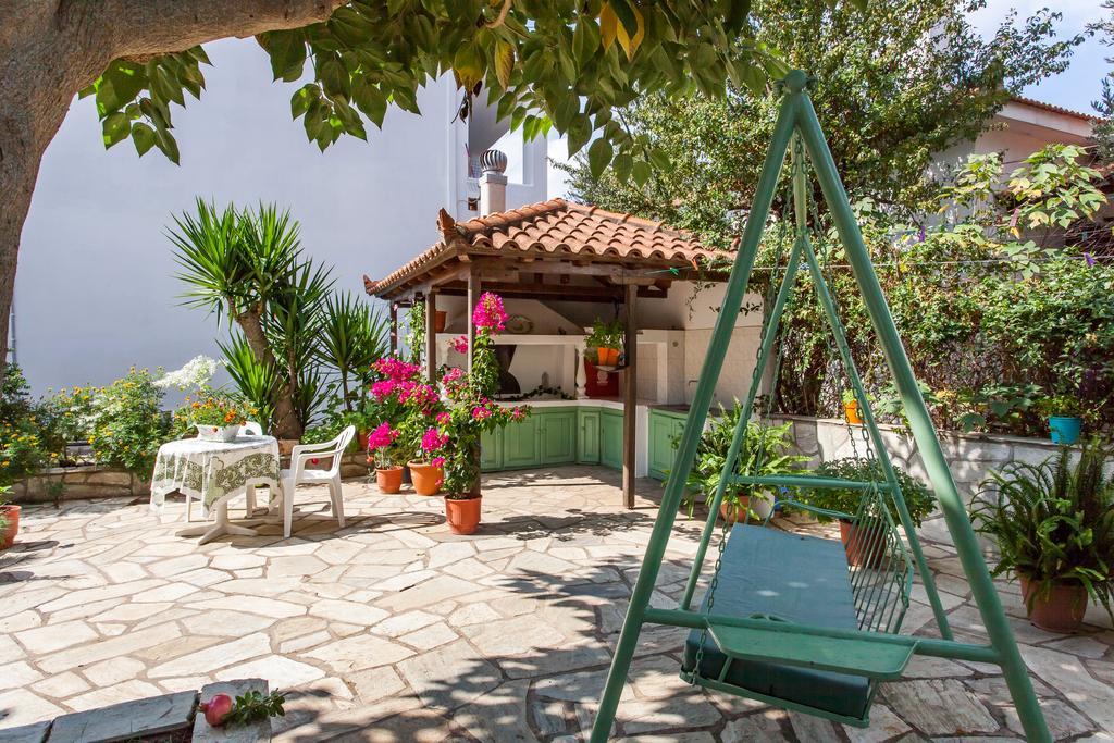 Smaragdi Rooms And Studios Skopelos Town Exterior photo