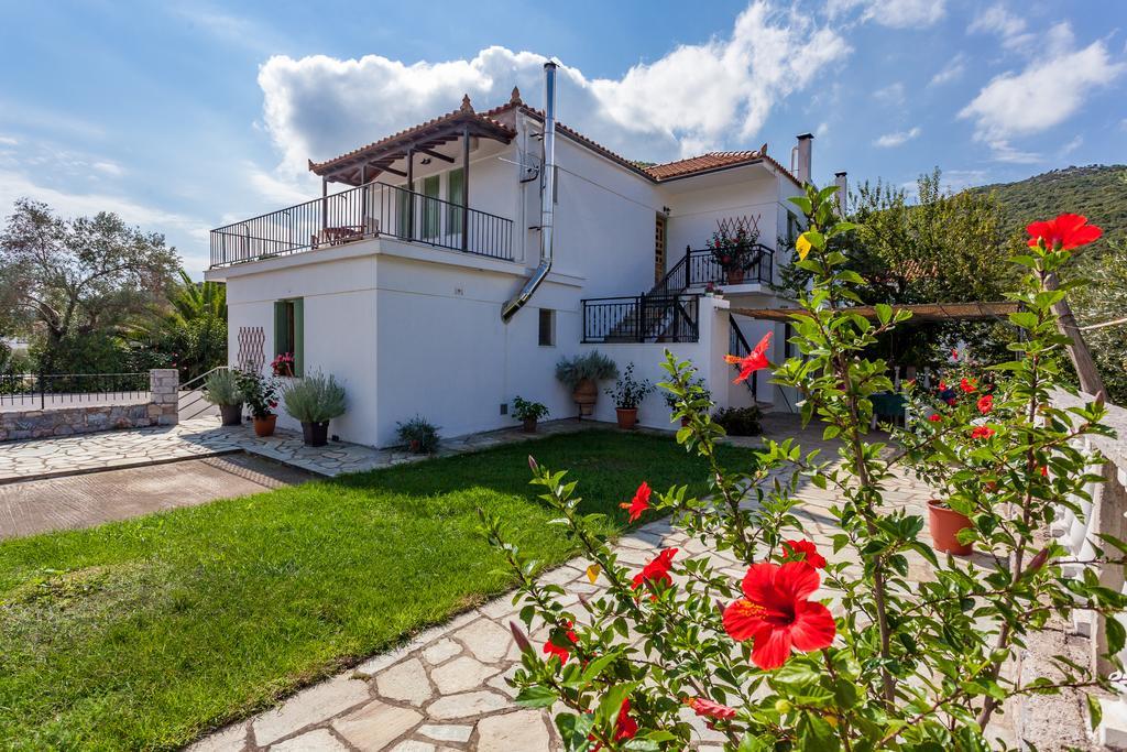 Smaragdi Rooms And Studios Skopelos Town Exterior photo